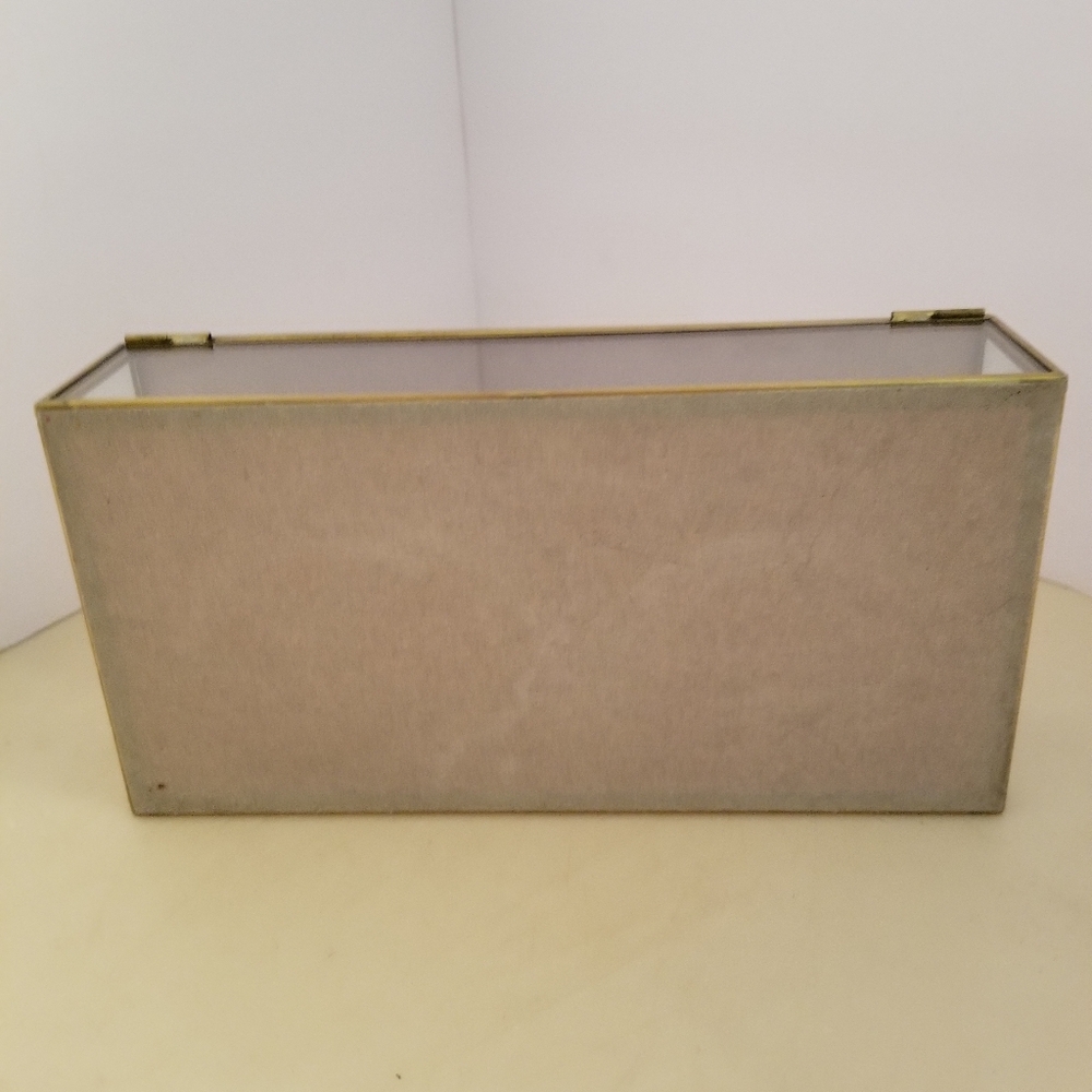 Elegant Pink and Gold Glass Jewelry Box - Picture 6 of 7